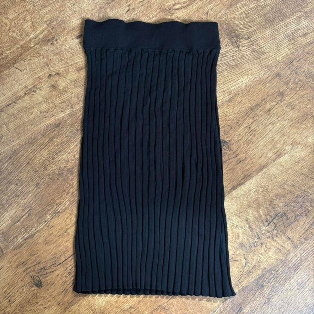 Black ribbed skirt by Halogen Size 1 petite